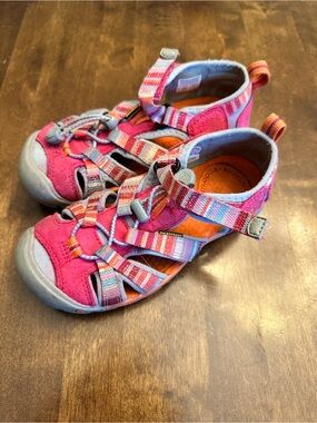 KEEN Girls 13 (US) Shoes Waterproof Summer Outdoor Play Pink Orange